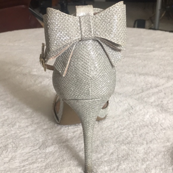 Shoes - Picture 2 of 4